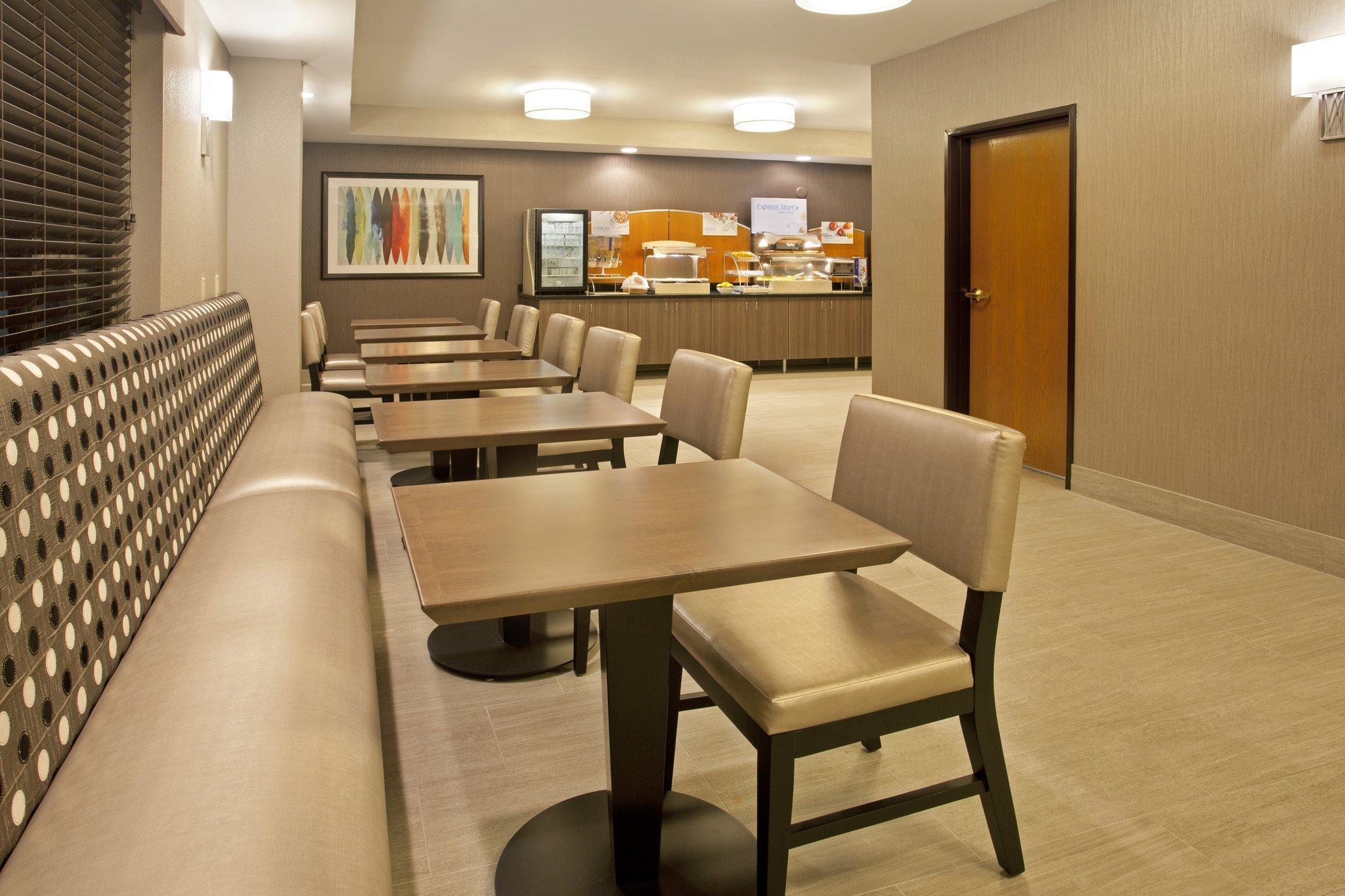 Holiday Inn Express Hotel & Suites Minneapolis - Minnetonka By Ihg Exterior photo