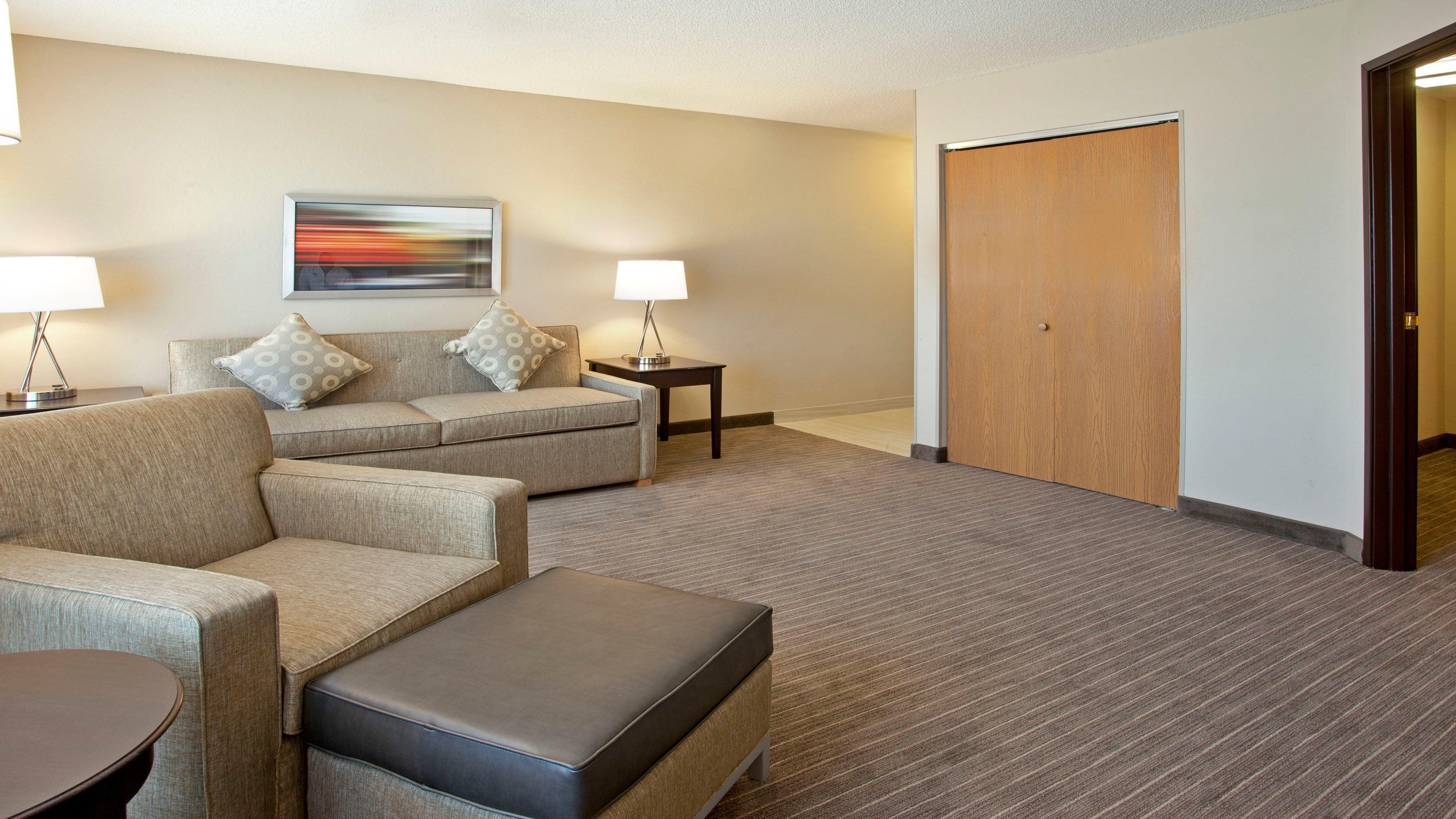Holiday Inn Express Hotel & Suites Minneapolis - Minnetonka By Ihg Exterior photo