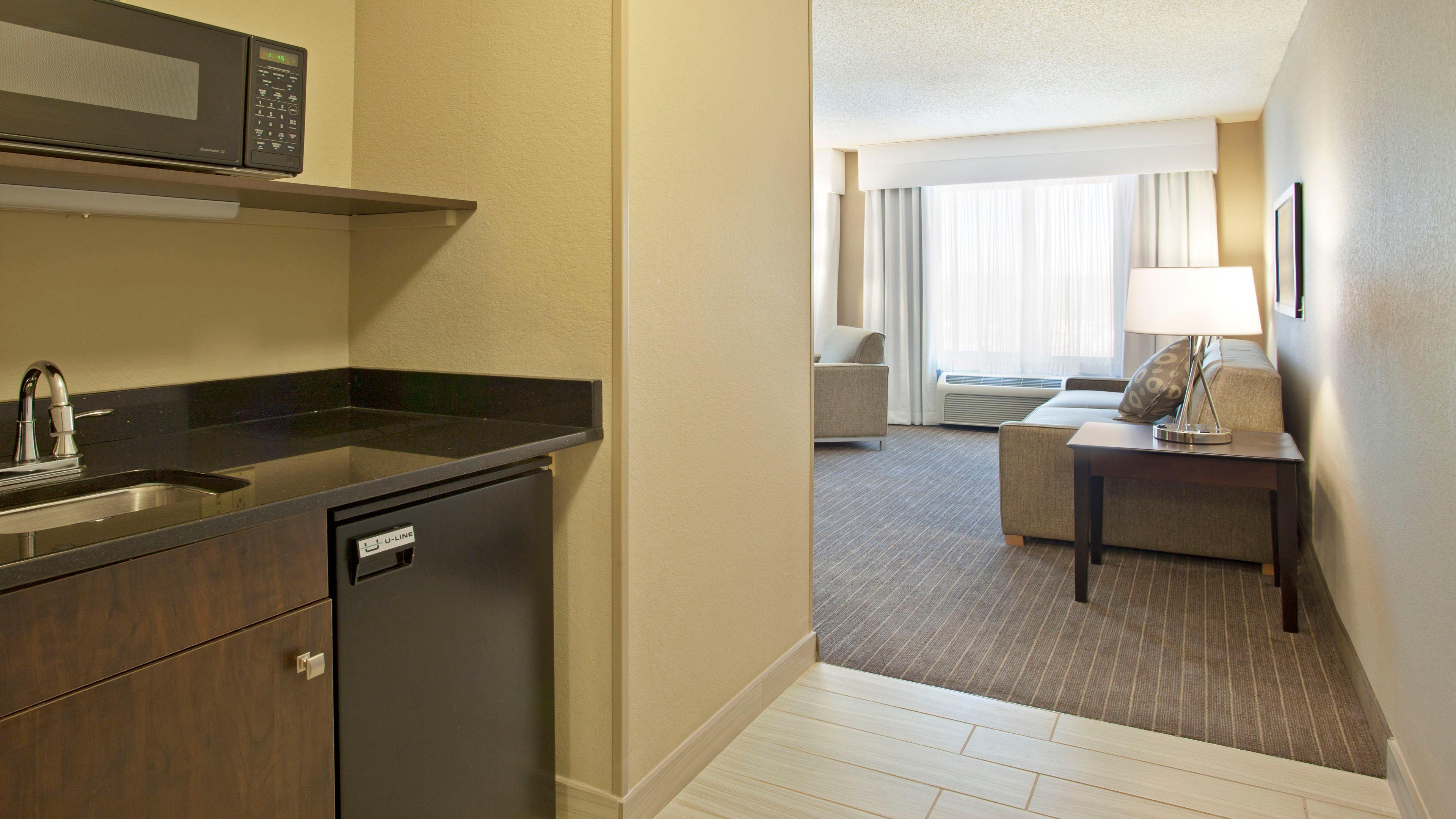 Holiday Inn Express Hotel & Suites Minneapolis - Minnetonka By Ihg Exterior photo