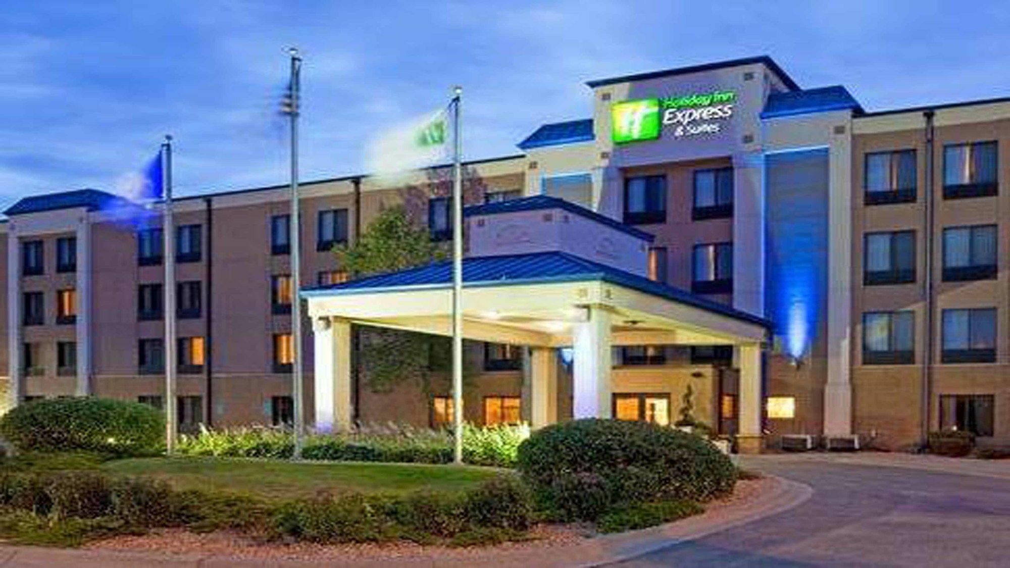 Holiday Inn Express Hotel & Suites Minneapolis - Minnetonka By Ihg Exterior photo