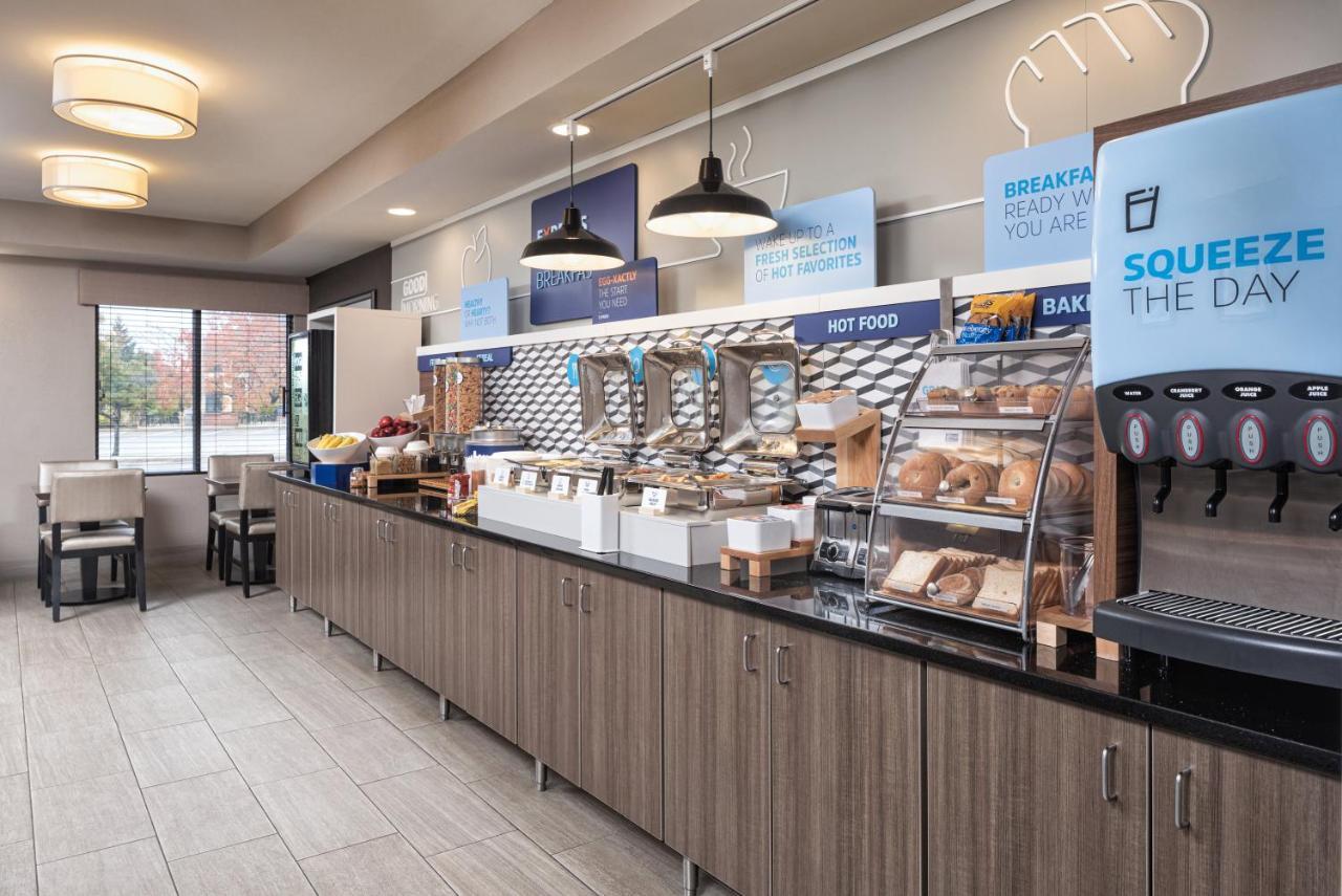 Holiday Inn Express Hotel & Suites Minneapolis - Minnetonka By Ihg Exterior photo